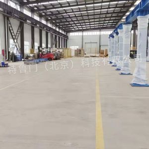 十分赛车徐州分公司新厂房投入使用，新项目装车桁架机械手安装中