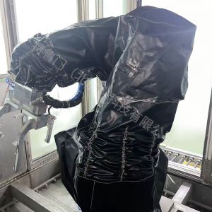 守护机器人：揭秘合格耐酸碱防水防护服的奥秘